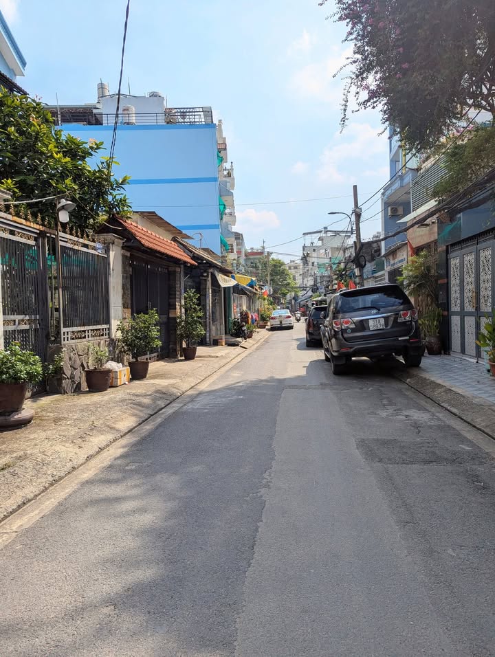 Lô đất Gò Vấp 84m² giá 9.5 tỷ - Hẻm 8m thông xe tải, xây dựng thỏa thích!