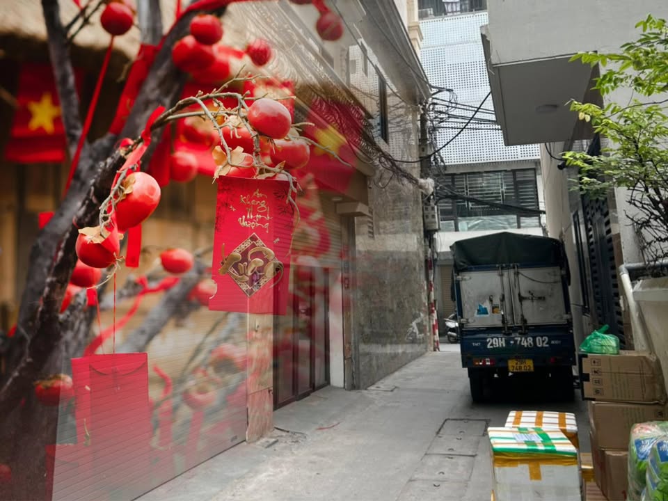 Nhà đẹp Xuân La 38m² giá thỏa thuận - Gara ô tô trong nhà!