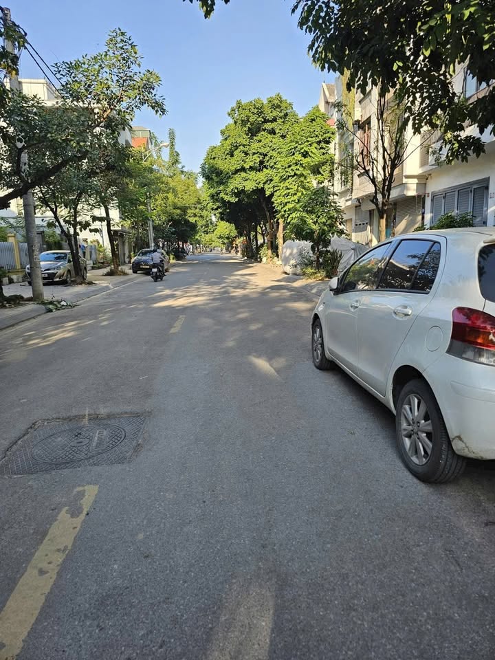 Lô đất kinh doanh đẹp tại Long Biên 65m² giá 10.4 tỷ - Sẵn sàng thanh khoản!