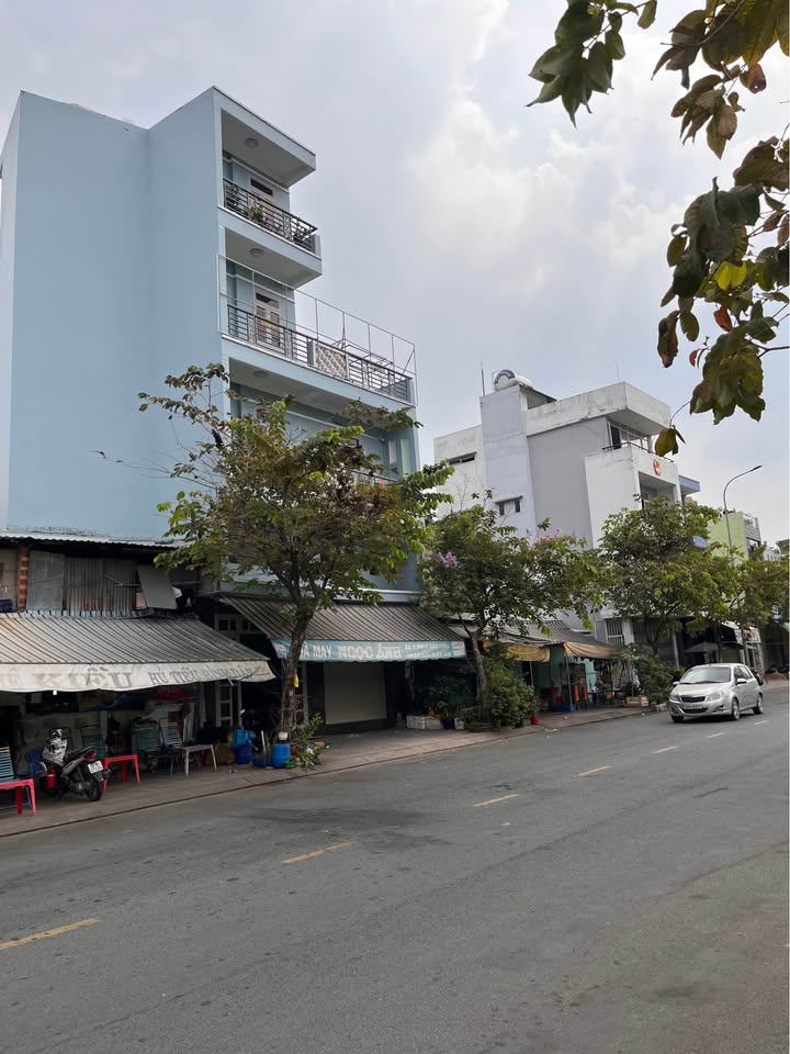 FrontHouse Quận 6 56m² giá thỏa thuận - Vị trí đắc địa ngay ngã 3!