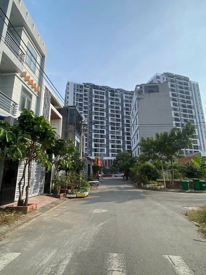 Đất mặt tiền Gò Cát, Phú Hữu, 90m² giá 8.1 tỷ - Cơ hội đầu tư lý tưởng!