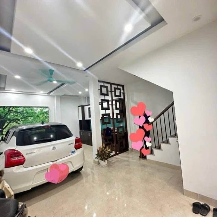 Nhà lô góc Xuân La 38m² giá 11.5 tỷ - Ô tô ngủ trong nhà!