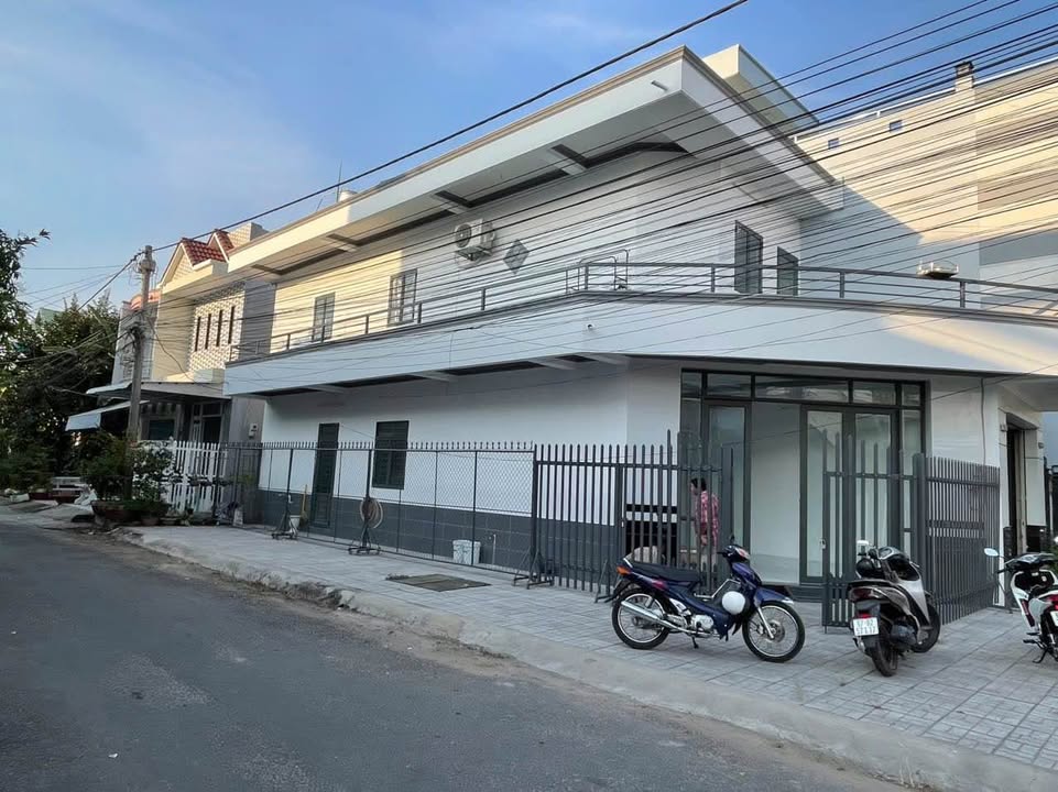 Nhà góc 1 trệt 1 lầu tại Phường Mỹ Thới, 64m² giá 2 tỷ - Đầu tư sinh lời ngay!