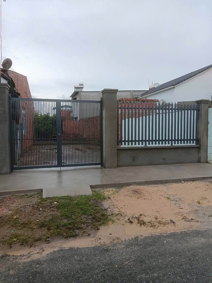 Đất nền Hòa Thành 87m² giá 900 triệu - Sổ hồng chính chủ, gần chợ!