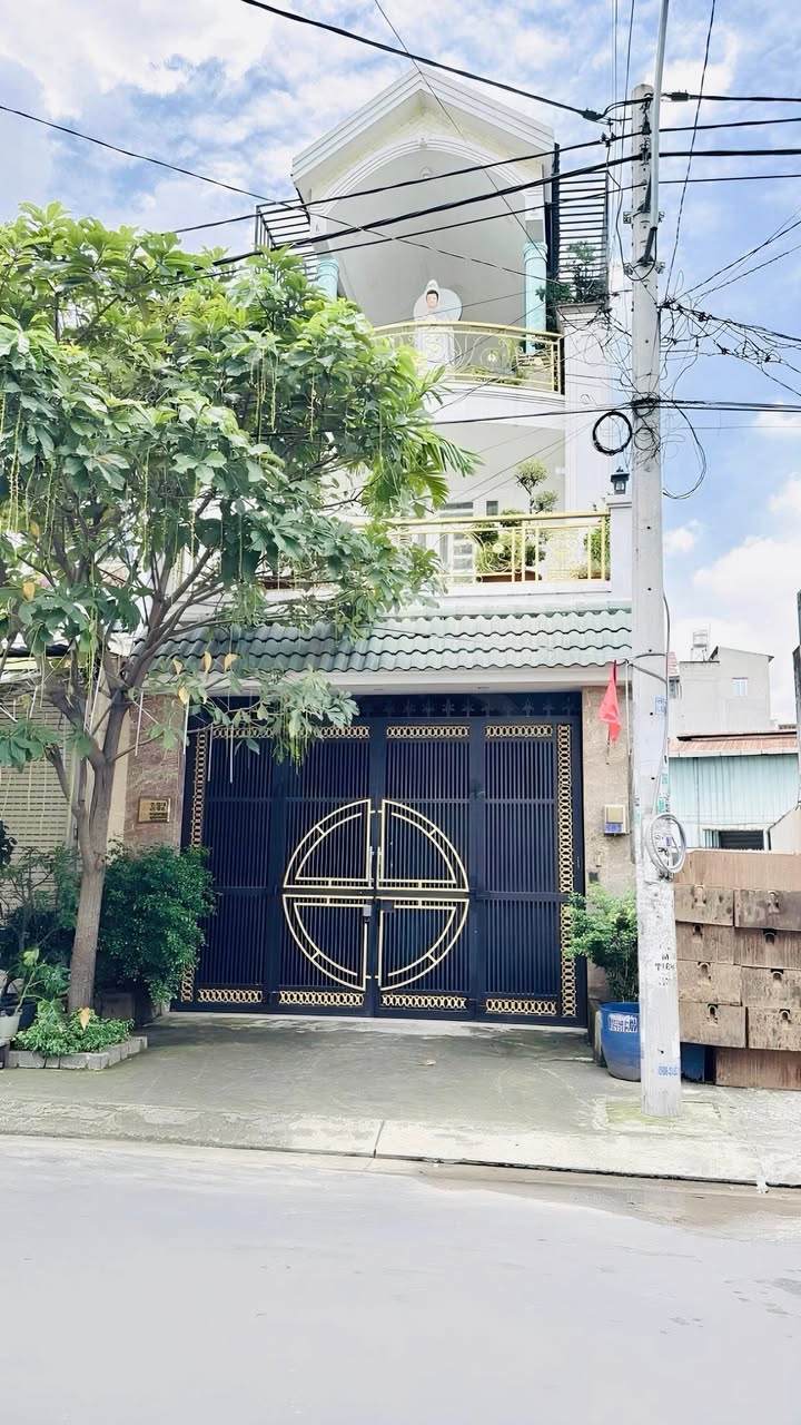 Nhà phố Lê Văn Quới, Bình Tân 110m² giá 11 tỷ - Kinh doanh thuận lợi!