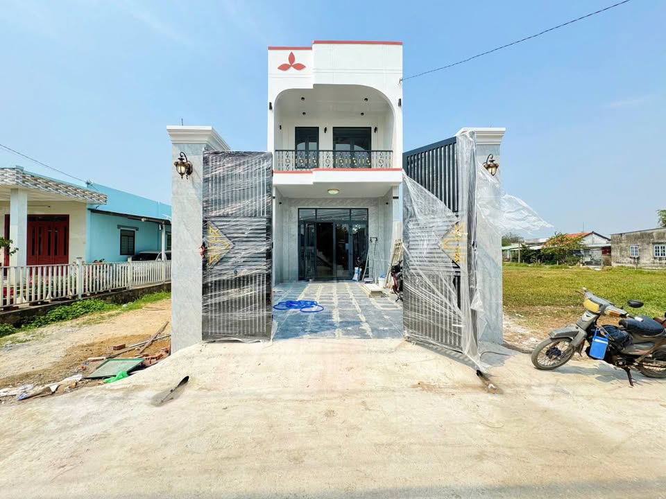 Nhà mới xây 145m² tại Đức Hòa Hạ, Long An - Chính chủ bán gấp chỉ 3.1 tỷ!