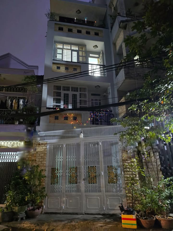 Bán nhà FrontHouse đường Tân Sơn Nhì, 48m² giá 8.4 tỷ - Mặt tiền hẻm kinh doanh sầm uất!