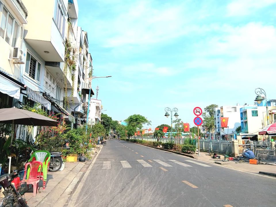 Nhà bán đường Hồng Bàng, Quận 6 - 3 tầng, 2PN, giá chỉ 2,57 tỷ - Sổ hồng riêng!