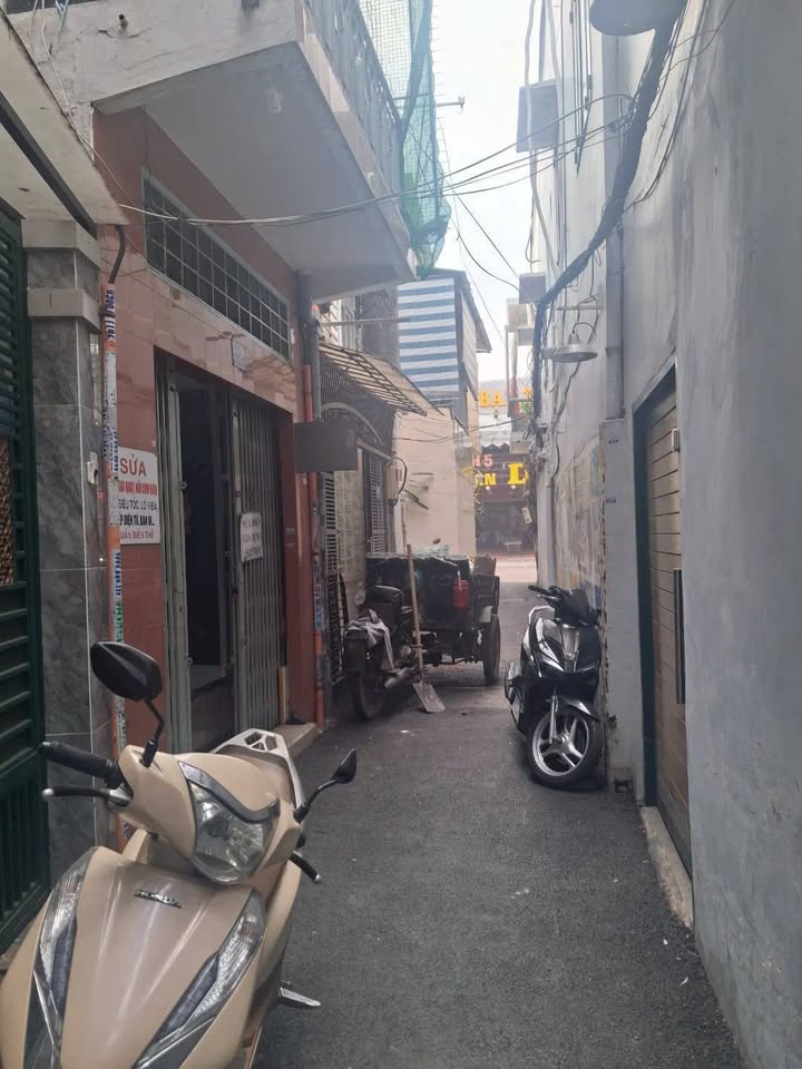 Nhà mặt tiền Trần Quốc Toản, Quận 3, 15m² giá 3.9 tỷ - Vị trí đắc địa, kinh doanh thuận lợi!