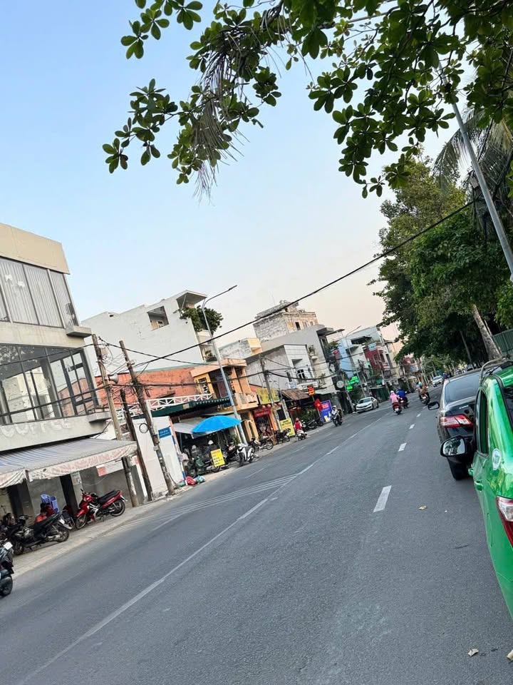 Nhà vườn Biên Hòa 255m² giá dưới 10 tỷ - Sân vườn thoáng mát!