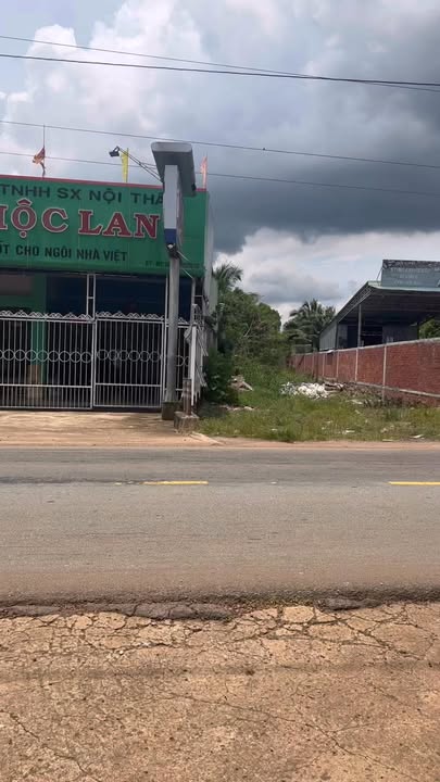 FrontHouse mặt tiền đường liên huyện Xuân Lộc Long Khánh 1000m² - Cơ hội đầu tư sinh lời!