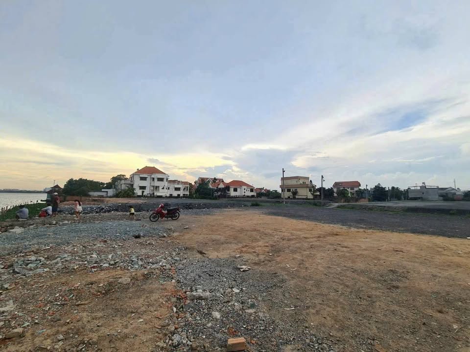 Đất mặt tiền sông Sài Gòn An Phú Đông 1,6ha giá 900 tỷ - Cơ hội đầu tư không thể bỏ lỡ!