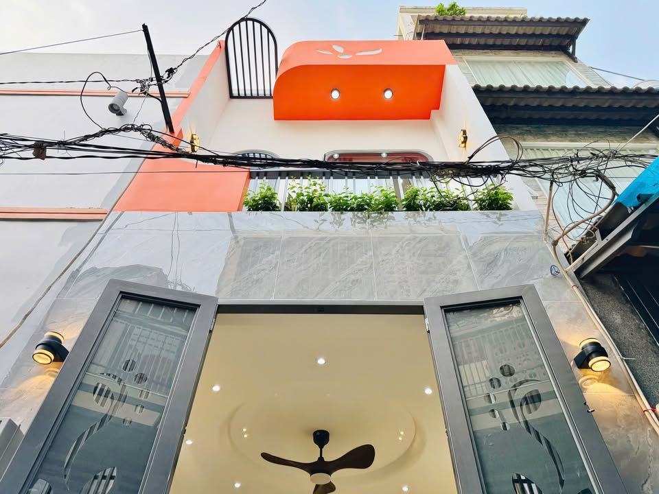 Nhà đẹp 3 phòng ngủ Nguyễn Văn Khối, 33m² giá 5.28 tỷ - Sẵn sàng vào ở!