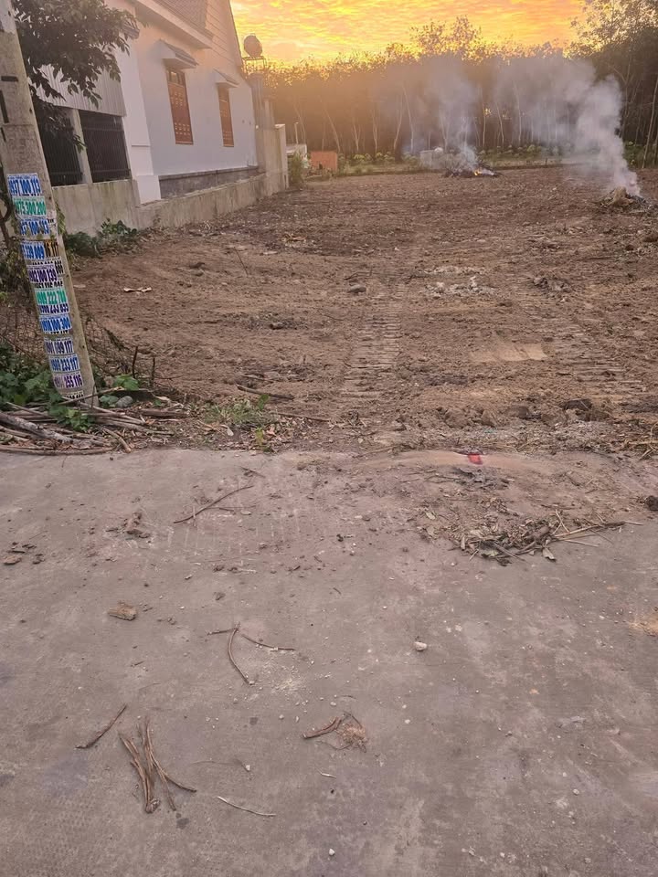 Đất nền Tân Uyên 310m² giá 900 triệu - Nở hậu, sổ hồng chính chủ!