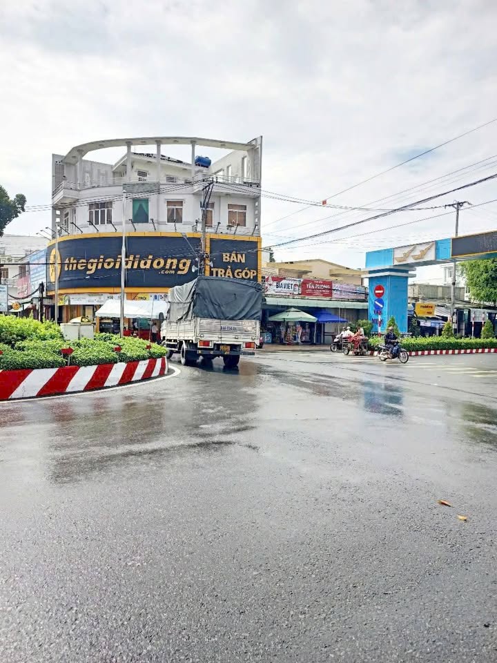 Đất nền góc 2 mặt tiền Thị trấn Vĩnh Bình 300m² giá 5.8 tỷ - Cơ hội đầu tư hấp dẫn!