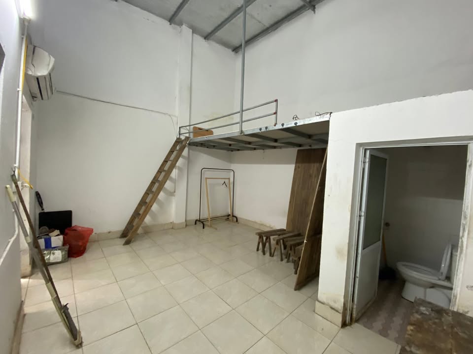 Phòng cho thuê tại ngõ 200 Vĩnh Hưng, Hoàng Mai 30m² giá chỉ 2.3 triệu - Vào ở ngay!