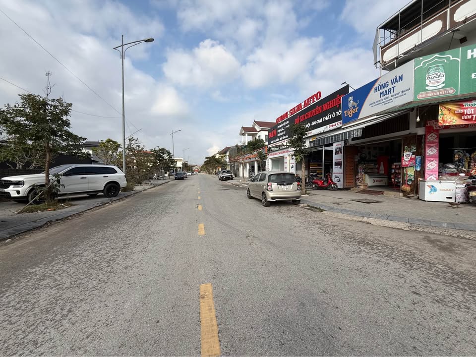 Đất nền Phường Quán Bàu 144m² giá thỏa thuận - Ba mặt tiền đắc địa!