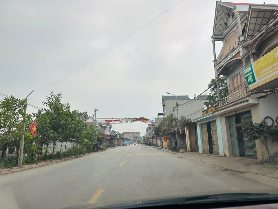 FrontHouse Thị Trấn Bố Hạ 100m² giá 4 tỷ - Vị trí kinh doanh đắc địa!