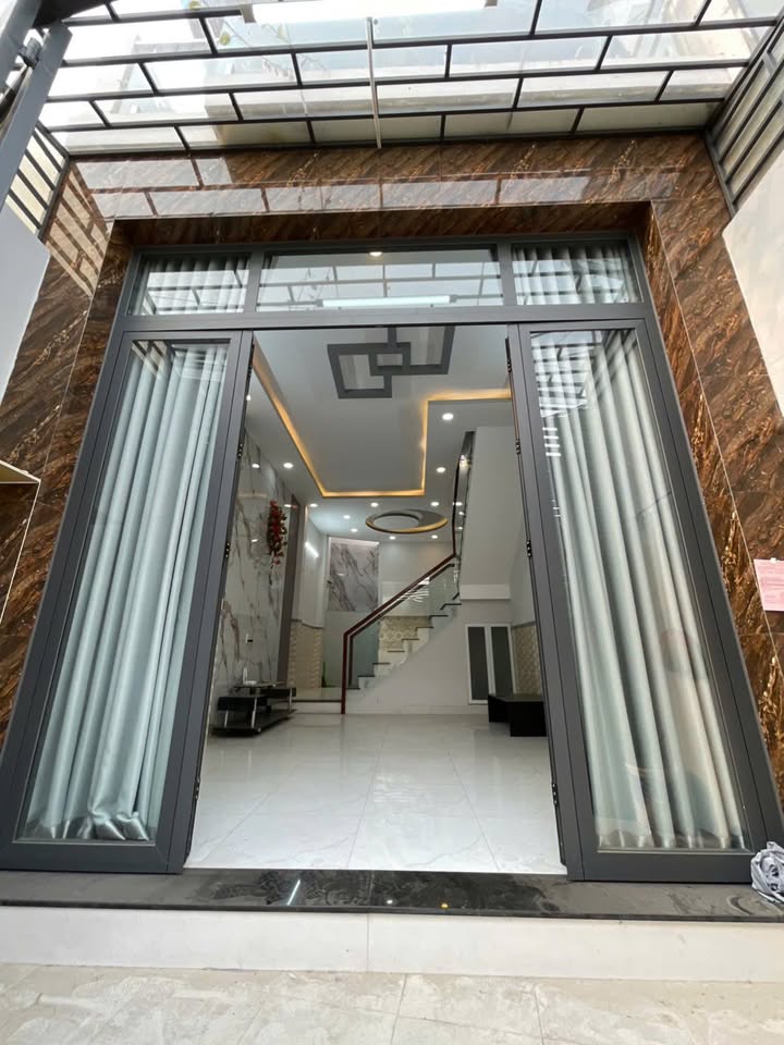 Nhà 2 tầng Tân Lập 1 - Hiệp Phú, Thủ Đức 42m² giá chỉ 5.8 tỷ - Sổ đỏ chính chủ!