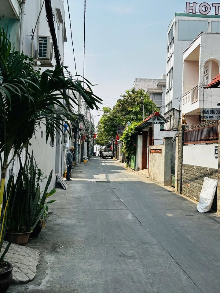 Nhà mặt tiền Đỗ Xuân Hợp, 30m² giá 3.85 tỷ - Đối diện chợ Phước Long B!