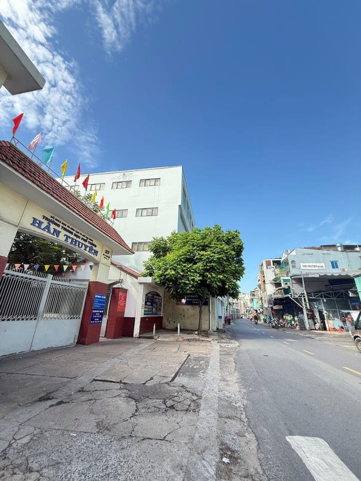 Nhà mặt tiền Đặng Văn Ngữ, Phú Nhuận 108m² giá 26.9 tỷ - Đầu tư sinh lời ngay!