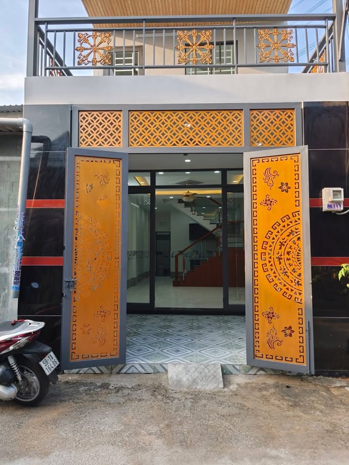 Nhà Hóc Môn 56m² giá 2.7 tỷ - Sổ hồng chính chủ, đầy đủ tiện nghi!