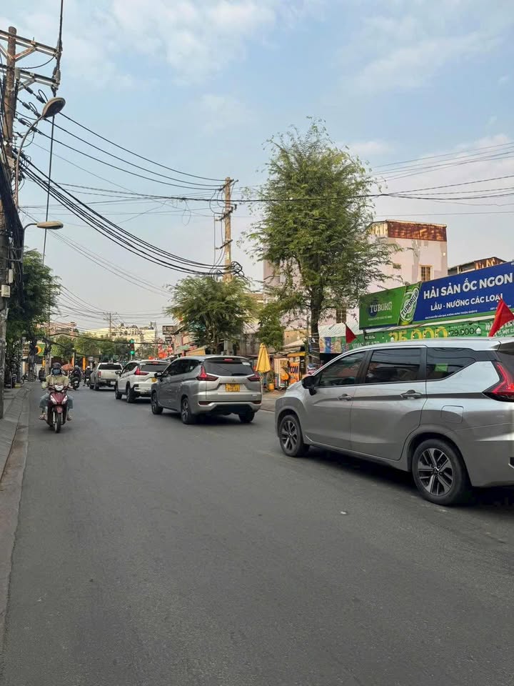 FrontHouse Nguyễn Văn Quá, Quận 12, 129m² giá 12.9 tỷ - Bán gấp, vị trí cực đẹp!