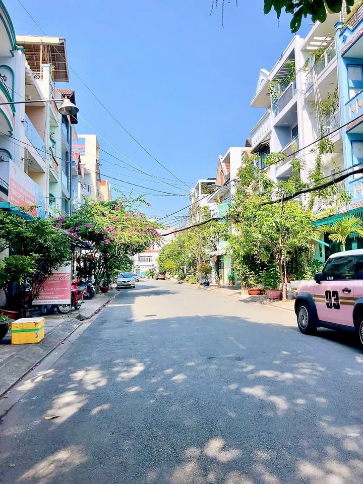 Nhà cấp 4 tại Tân Sơn Nhì 81m² giá 11.6 tỷ - Hẻm VIP rộng 12m!