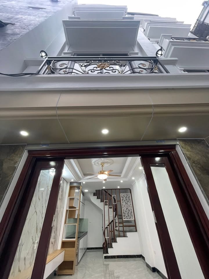 Nhà 5 tầng tại Phường Yên Nghĩa, Hà Đông 31m² giá 5.5 tỷ - Cơ hội sở hữu gần Quốc lộ 6!