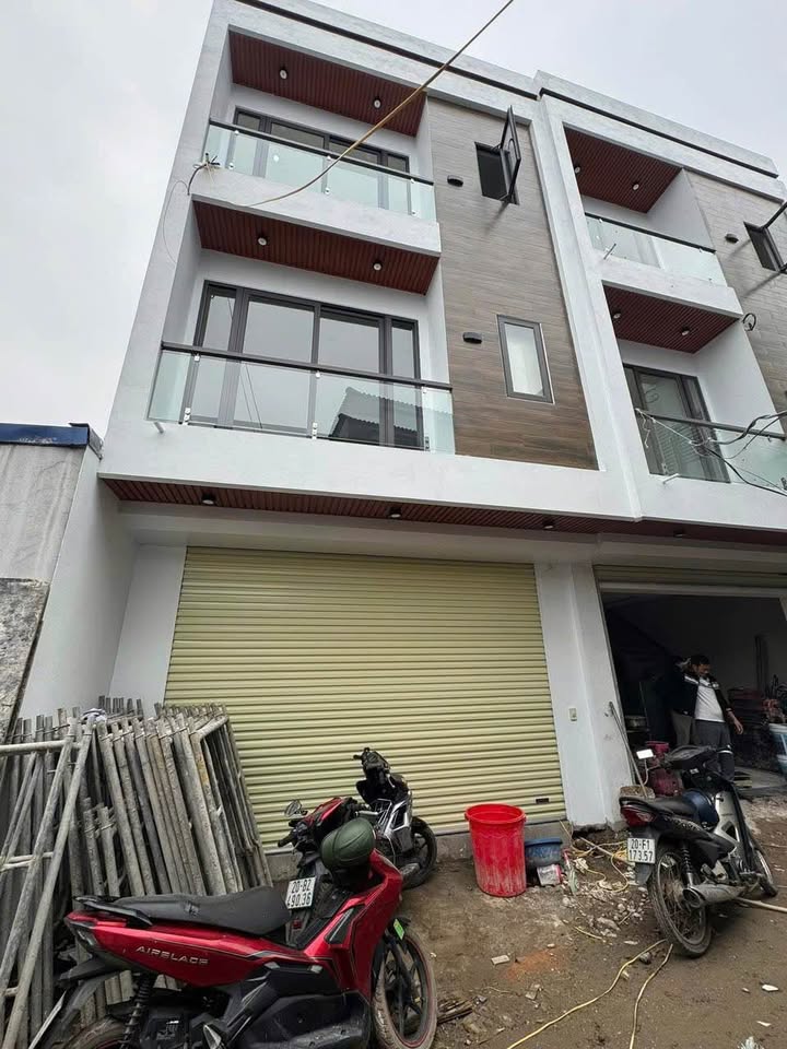 Nhà 3 tầng đường 2, Thịnh Đán, 66m² giá 2 tỷ - Sẵn sàng vào ở ngay!