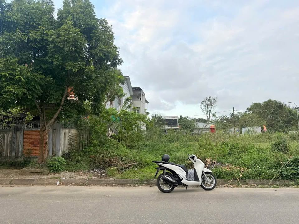 Đất Mặt tiền Hoàng Tăng Bí, Thủy Xuân, 244m² giá 5.5 tỷ - Vị trí đắc địa cho đầu tư