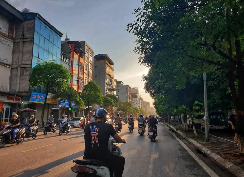 FrontHouse Thanh Nhàn, Quận Hai Bà Trưng, 25m² giá 6 tỷ - Kinh doanh ngay!