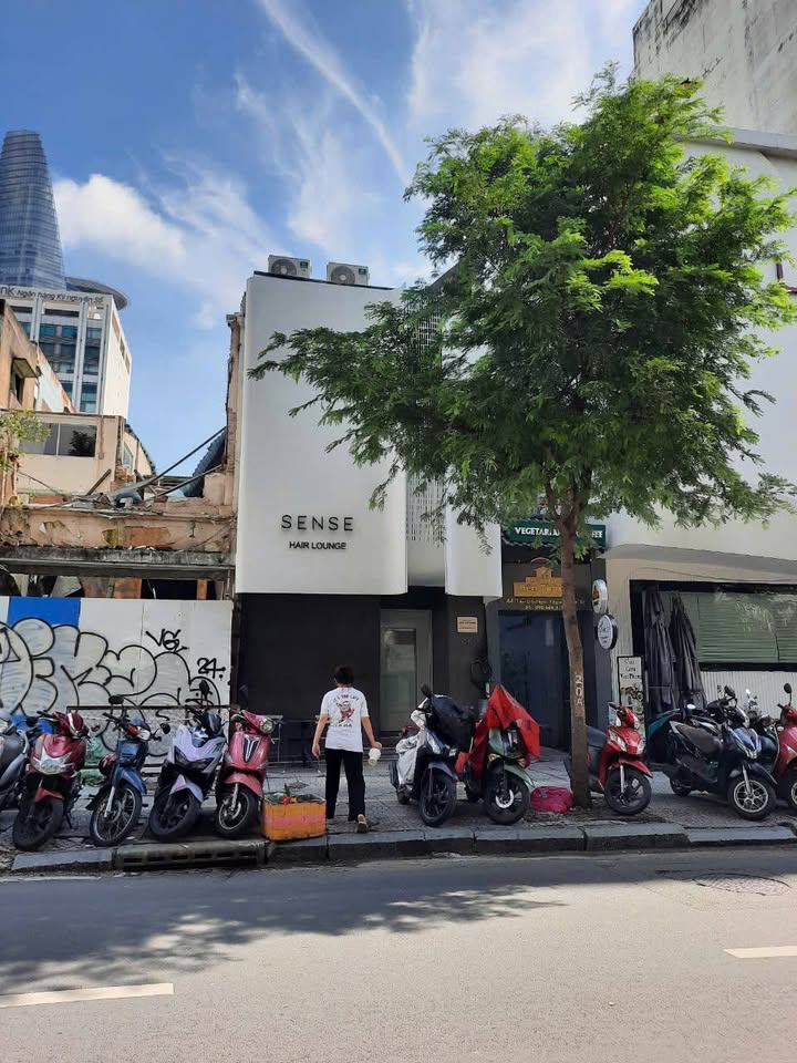 Nhà mặt tiền Nam Kỳ Khởi Nghĩa Quận 1 diện tích 72m² giá 75 tỷ - Đầu tư sinh lời!