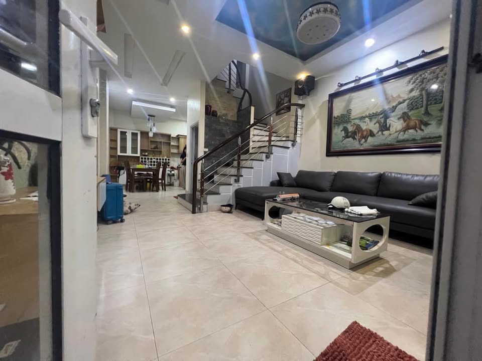 Nhà đẹp Đống Đa, 55m² giá 8.3 tỷ - Vị trí đắc địa, sẵn sàng vào ở!