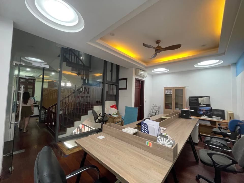 Nhà phố Lê Trọng Tấn, Quận Thanh Xuân, 60m², giá 17 tỷ - Kinh doanh văn phòng lý tưởng!