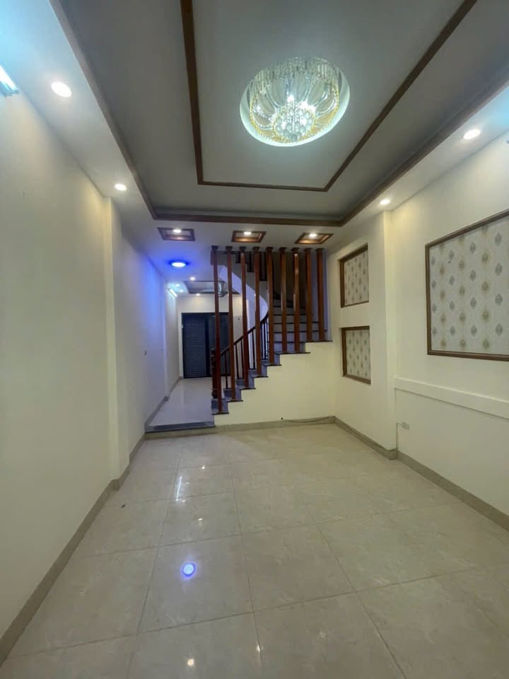 Nhà đẹp Ngã Tư Vọng, 45m² giá 7 tỷ - Đầu tư sinh lời ngay!