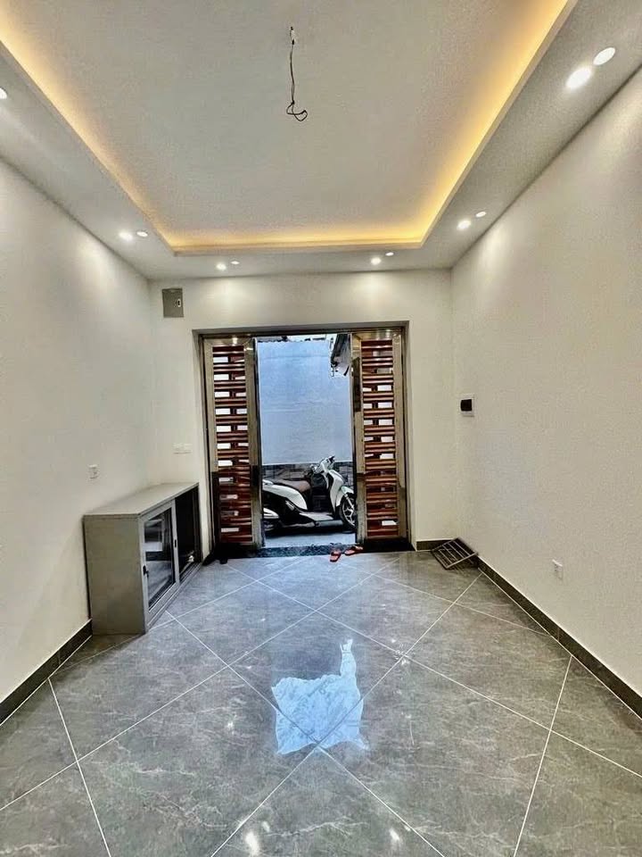 Nhà Lĩnh Nam 42m² giá thỏa thuận - Đang cho thuê sinh viên 25 triệu/tháng!