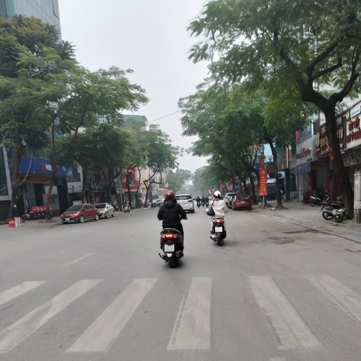 Nhà 2 tầng Phường Xuân La 35m² giá 8 tỷ - Vị trí hiếm có, tiện nghi đầy đủ!