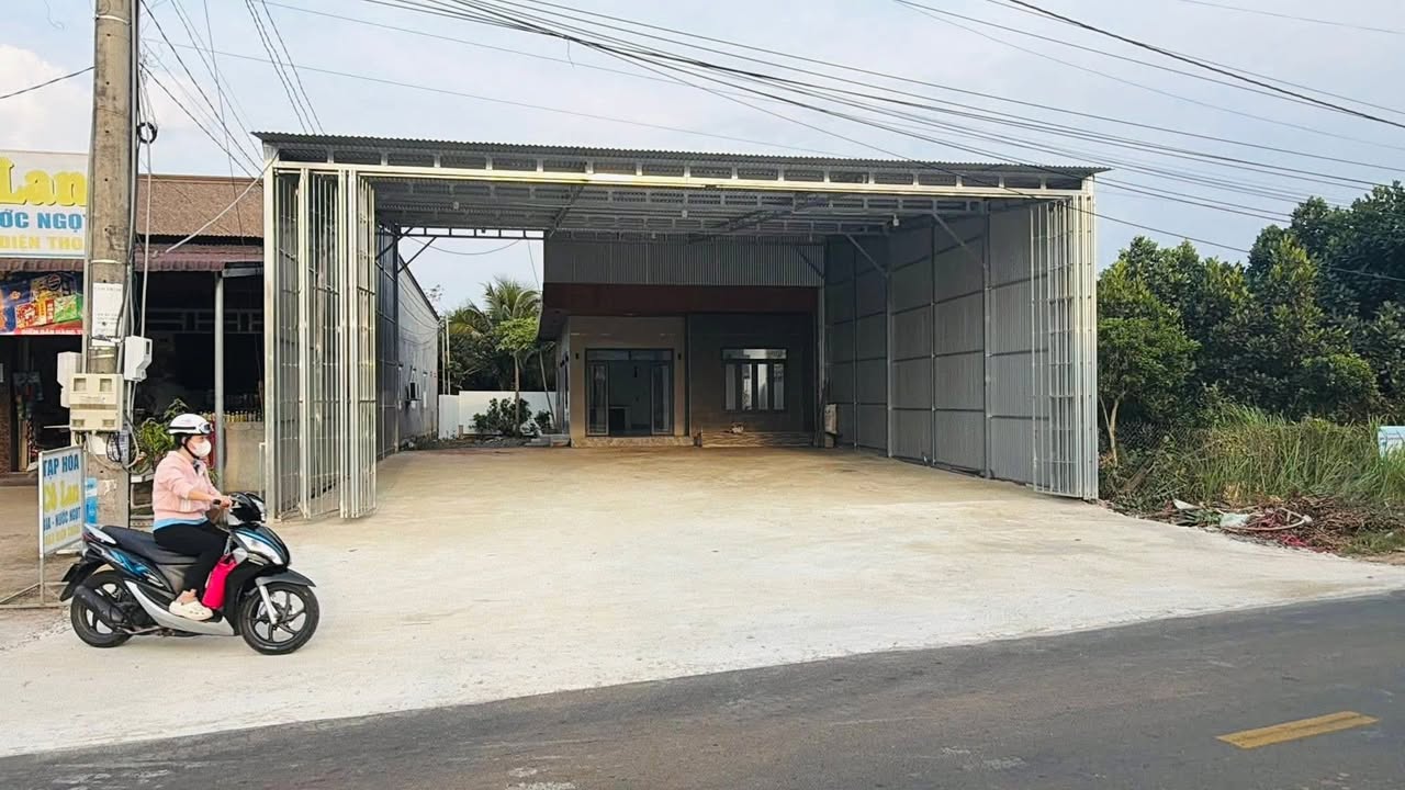 Nhà mặt tiền đường Trà Cổ 456m² giá 3.6 tỷ - Thiết kế hiện đại, sổ hồng riêng!