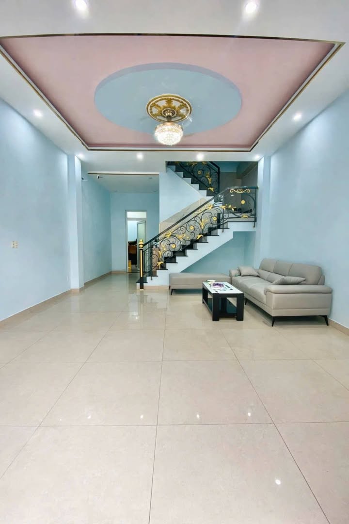 Nhà Nguyễn Văn Quá, Quận 12, 70m² giá 5.3 tỷ - Gần cầu Tham Lương