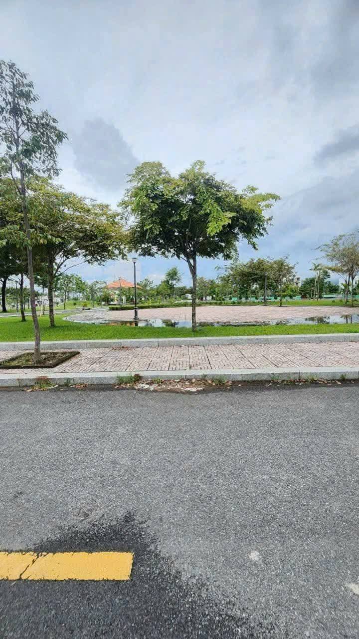 Đất mặt tiền công viên Đài THVL, Vĩnh Long 90m² giá 4.2 tỷ - Cơ hội kinh doanh tuyệt vời!