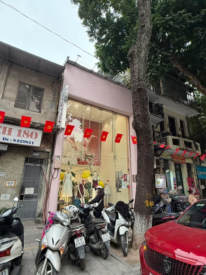 Cho thuê nhà mặt phố Hoàng Cầu, Đống Đa, 70m² giá 45 triệu - Kinh doanh sầm uất!