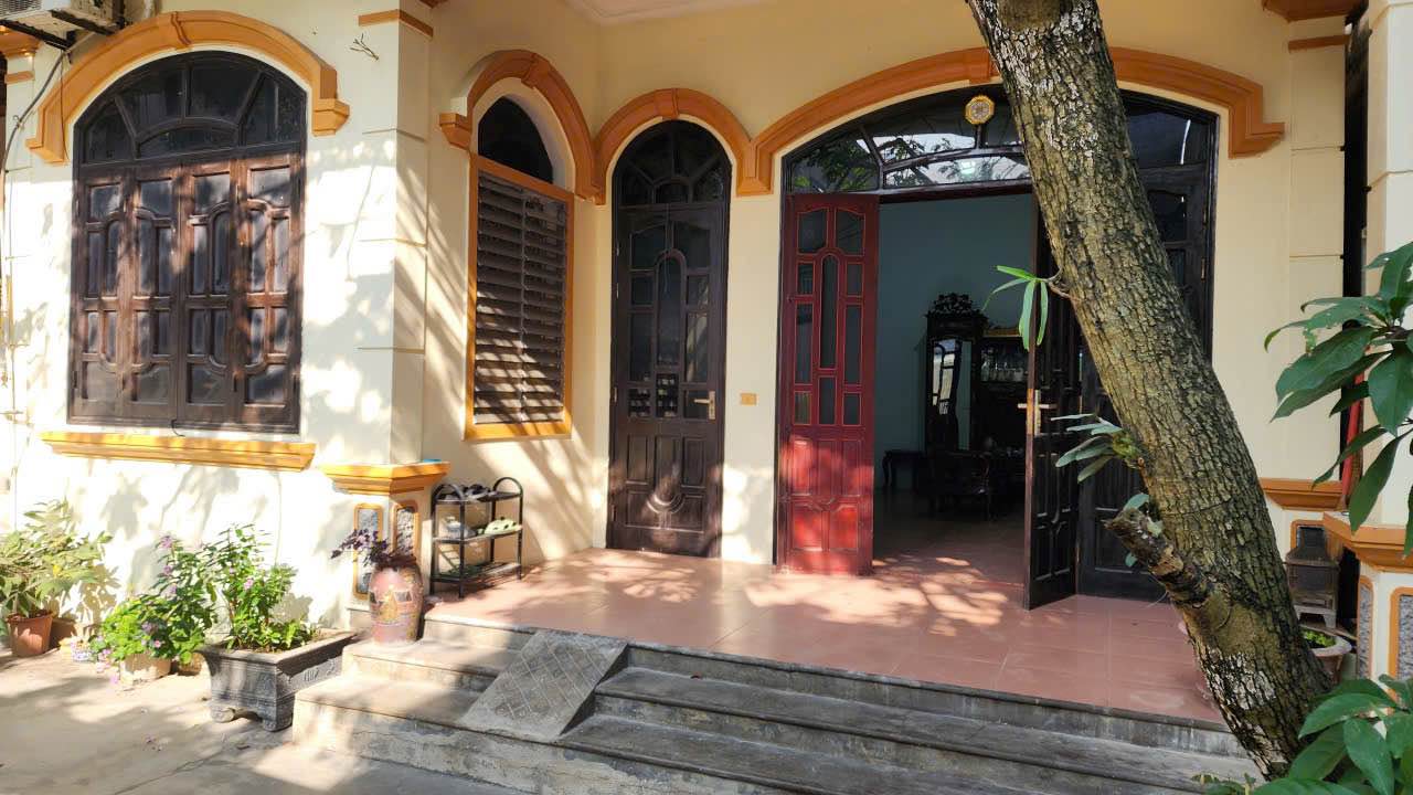 Nhà cấp 4 đường Nguyễn Văn Cừ TP Vinh 138m² giá 8 tỷ - Hướng Tây Nam mát mẻ!