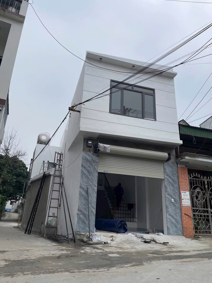 Nhà 2 tầng nở hậu Phường Yên Thịnh 80m² giá 1.9 tỷ - Đường thảm nhựa thông thoáng