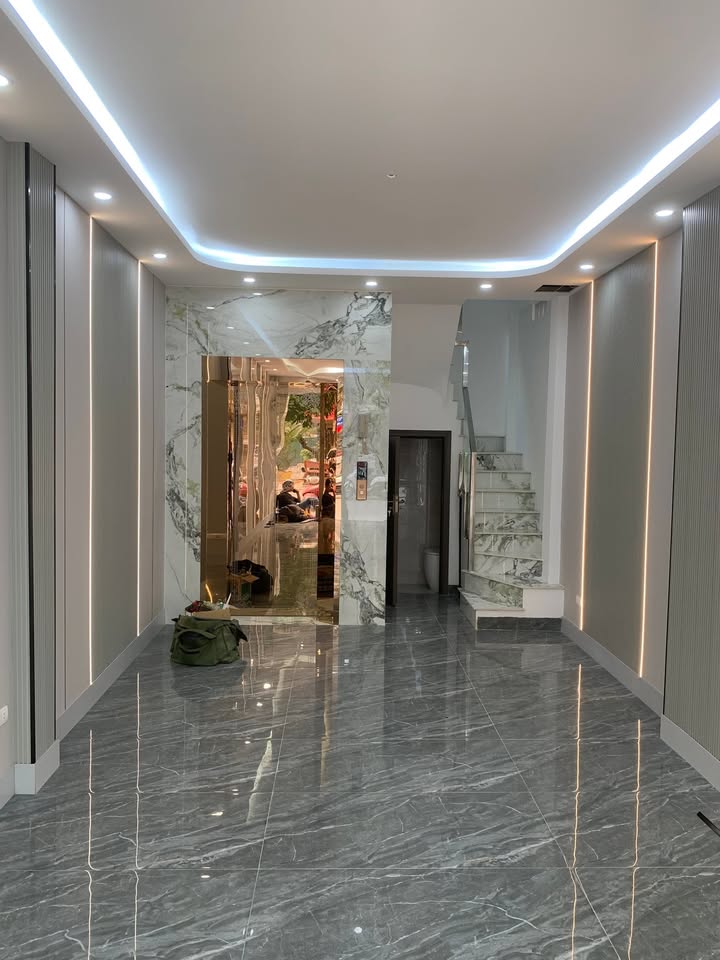 Nhà phố Cổ Linh, Long Biên 40m² giá 19 tỷ - Siêu phẩm hiếm có tại Thạch Bàn!