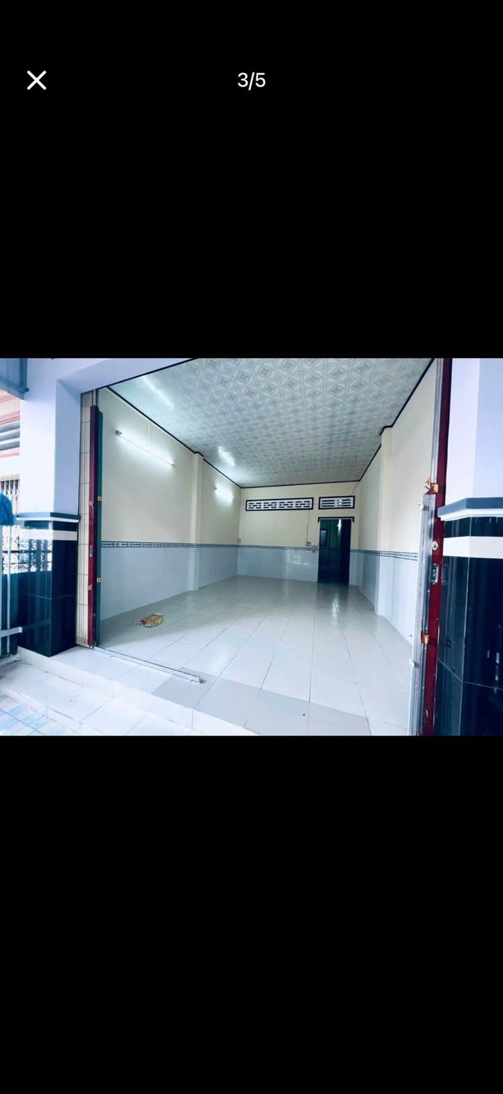 Nhà mặt tiền chợ Cầu Sắt, Long Xuyên 80m² giá 2 tỷ - Kinh doanh ngay!