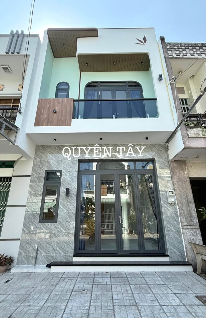 Nhà phố Xẻo Trôm, Long Xuyên 60m² giá 2 tỷ - Nhà kiên cố, vị trí thuận lợi!