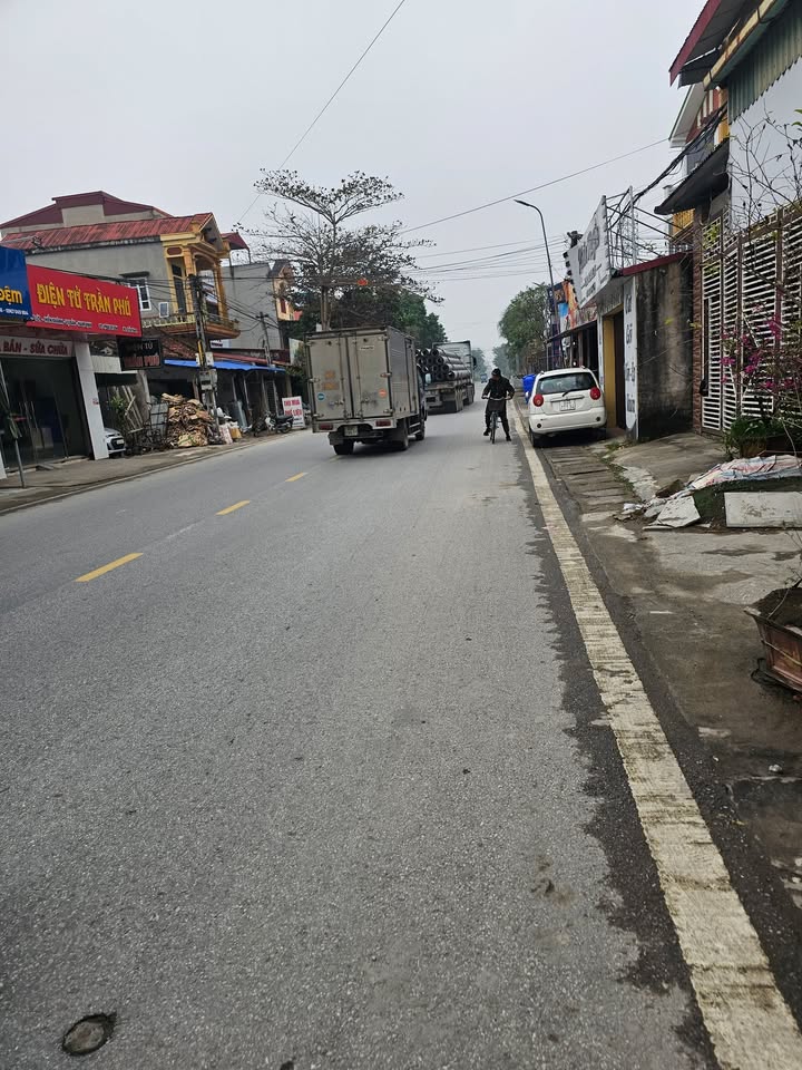 Nhà mặt tiền chợ Lời, Hiển Khánh 120m² giá 4 tỷ - Kinh doanh sầm uất!