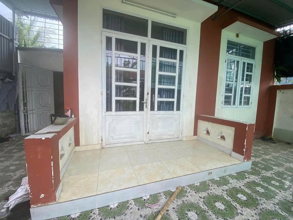 Nhà cho thuê tại Thị trấn Diên Khánh 90m² chỉ 2.5 triệu - Di chuyển thuận lợi!