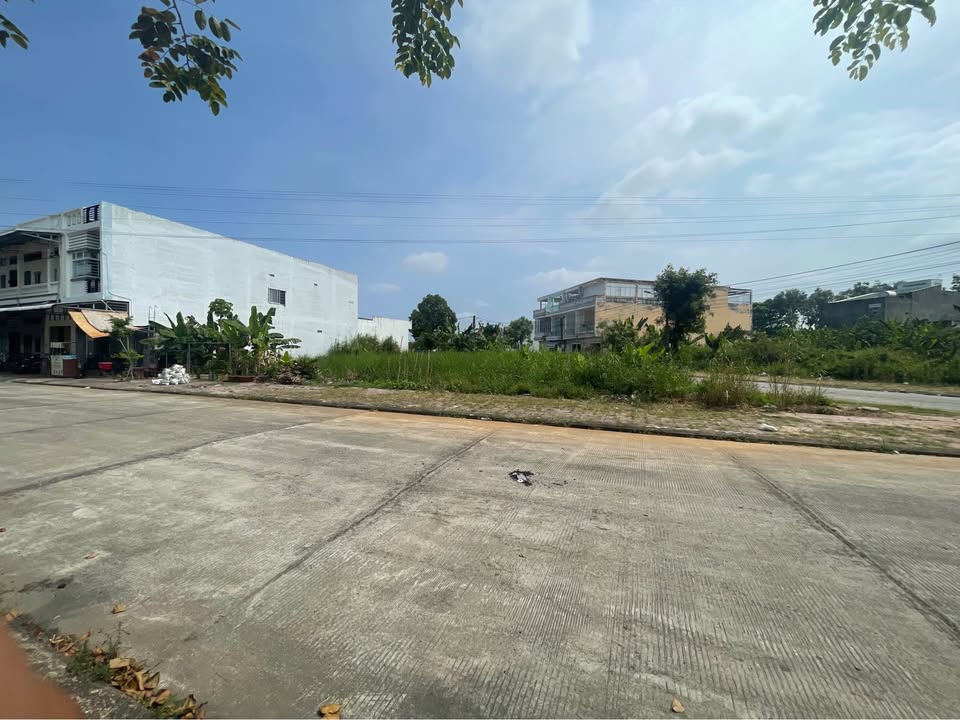 Đất nền mặt tiền Võ Văn Ngân, U Minh 100m² giá 1.55 tỷ - Sổ hồng chính chủ!